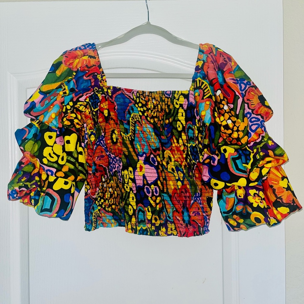 Colorful Women's Top with Ruffled Sleeves